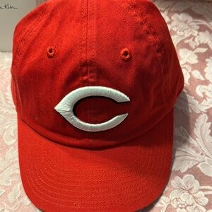 Cincinnati Reds Cap with White Logo